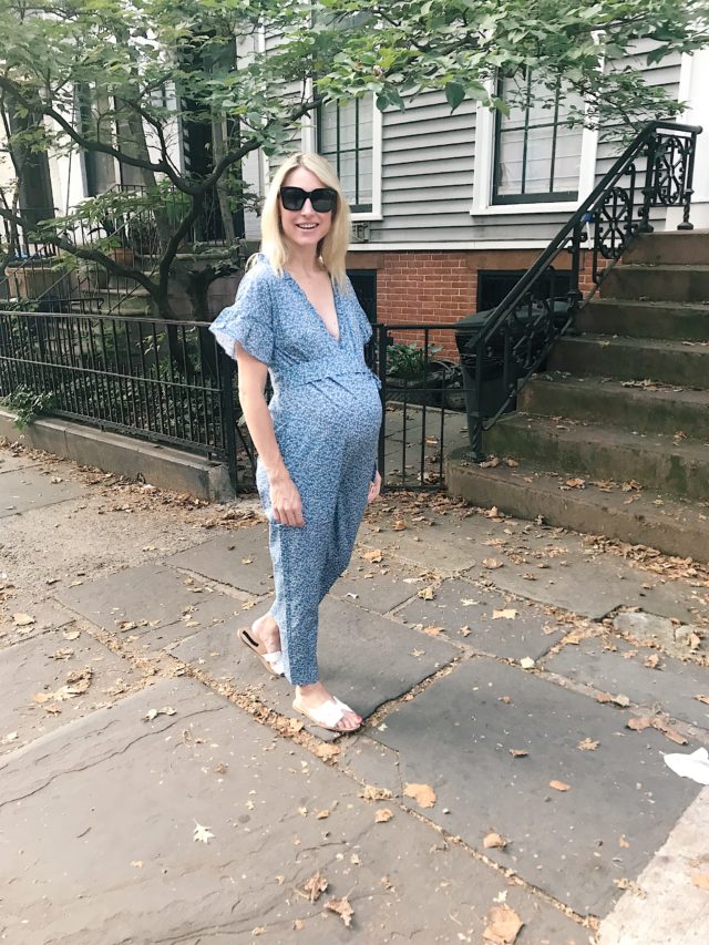 how to wear a jumpsuit while pregnant