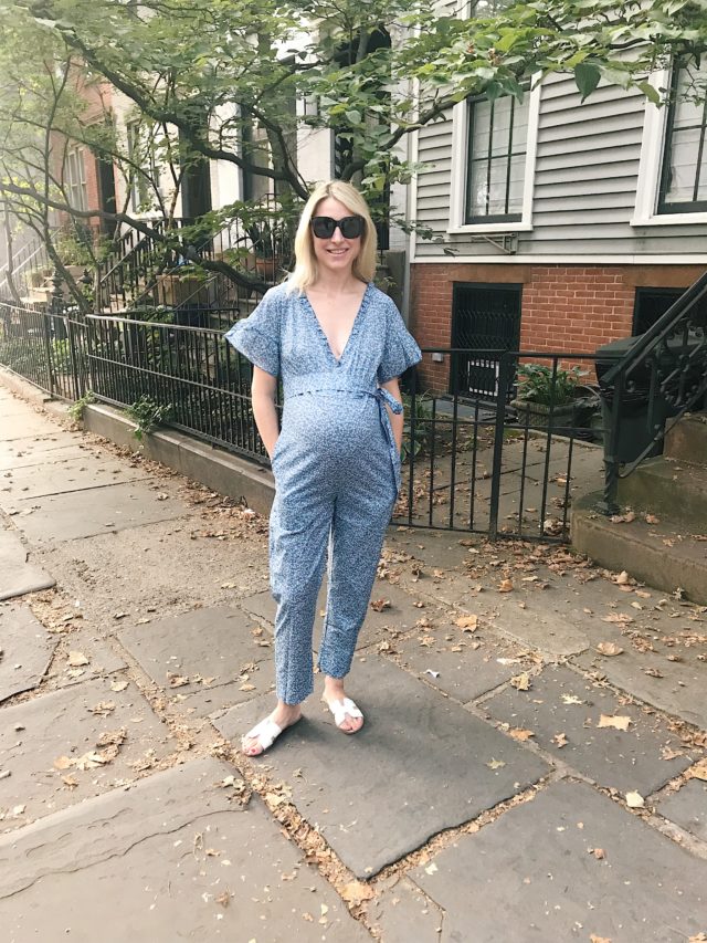 how to wear a jumpsuit while pregnant